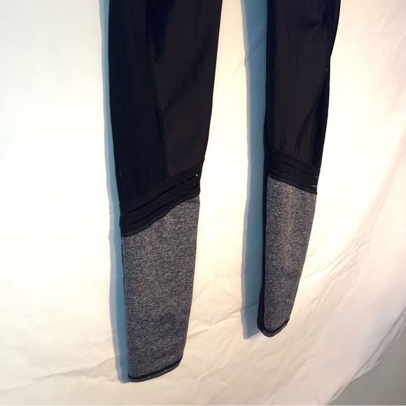 High Waisted Black Leggings w/ light pink pockets Size Medium - Picture 5 of 10